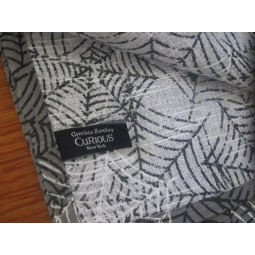 Cynthia Rowley Curious Halloween Table Throw Spiders ~ Glow in the Dark ~ Webs